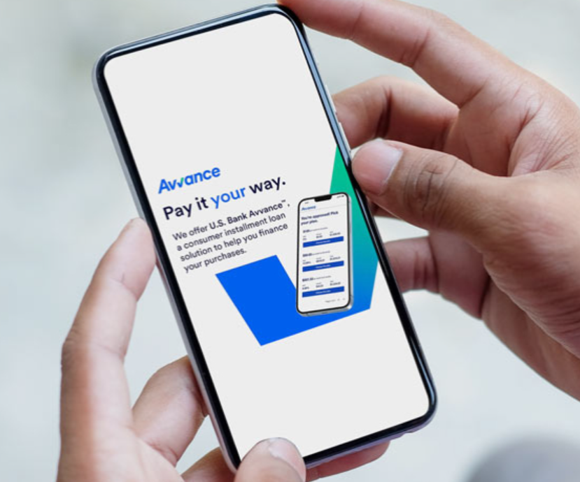 hand-scrolling-through-avvance.com